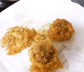 champiñones rellenos de carne picada y queso