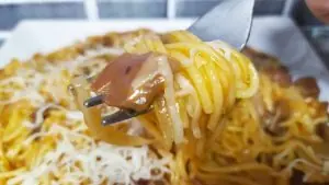 espaguetis-con-calamares-en-salsa-americana