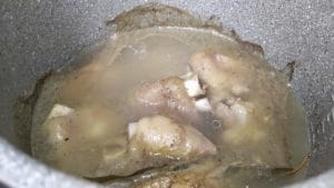 MANITAS O PATAS DE CERDO EN SALSA