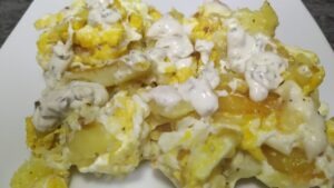 huevos rotos con patatas fritas