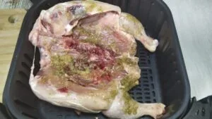 pollo-asado-entero-en-freidora-de-aire