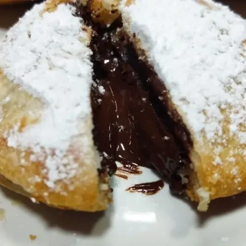 hojaldre-relleno-de-chocolate-en-freidora-de-aire