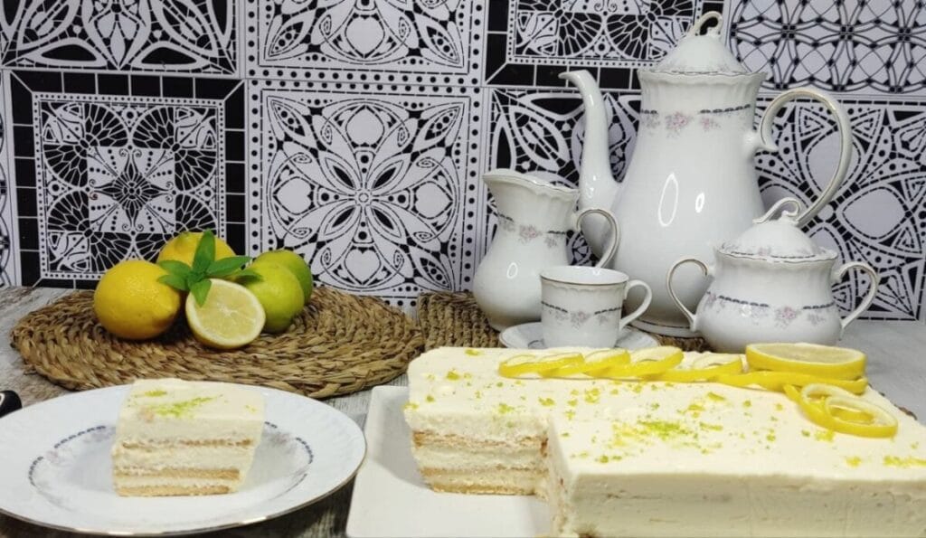 Postre de limon y galletas. Tarta de limón y galletas