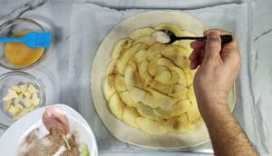 Tarta de hojaldre con manzanas en freidora de aire o air fryer