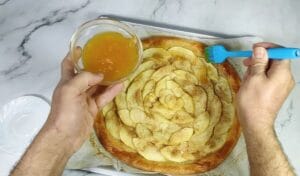 Tarta de hojaldre con manzanas en freidora de aire o air fryer