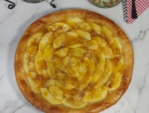 Tarta de hojaldre con manzanas en freidora de aire o air fryer