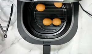 huevos fritos-huevos-cocidos-en-freidora-de-aire