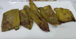 Pimientos verdes fritos en freidora de aire o airfryer