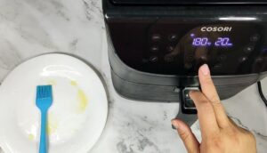 Pimientos verdes fritos en freidora de aire o airfryer
