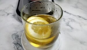 TÉ VERDE CON HIERBABUENA Y LIMÓN