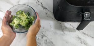 Brócoli crujiente en freidora de aire