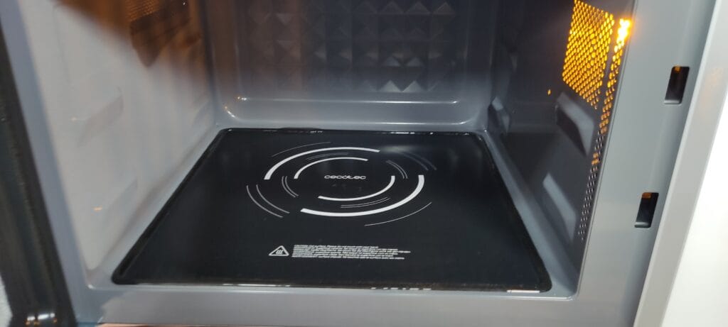 Microondas GrandHead 2500 Flabed Touch de Cecotec