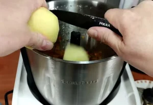 Garbanzos-de-bote-con-chorizo
