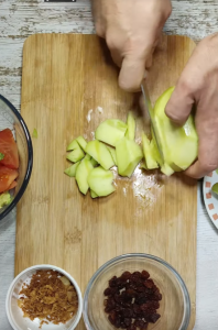 Ensalada de mango, aguacate y tomate