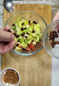 Ensalada de mango, aguacate y tomate