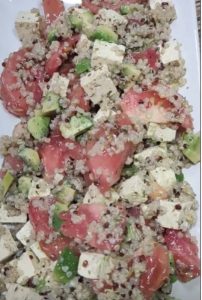 ensalada con tofu y quinoa